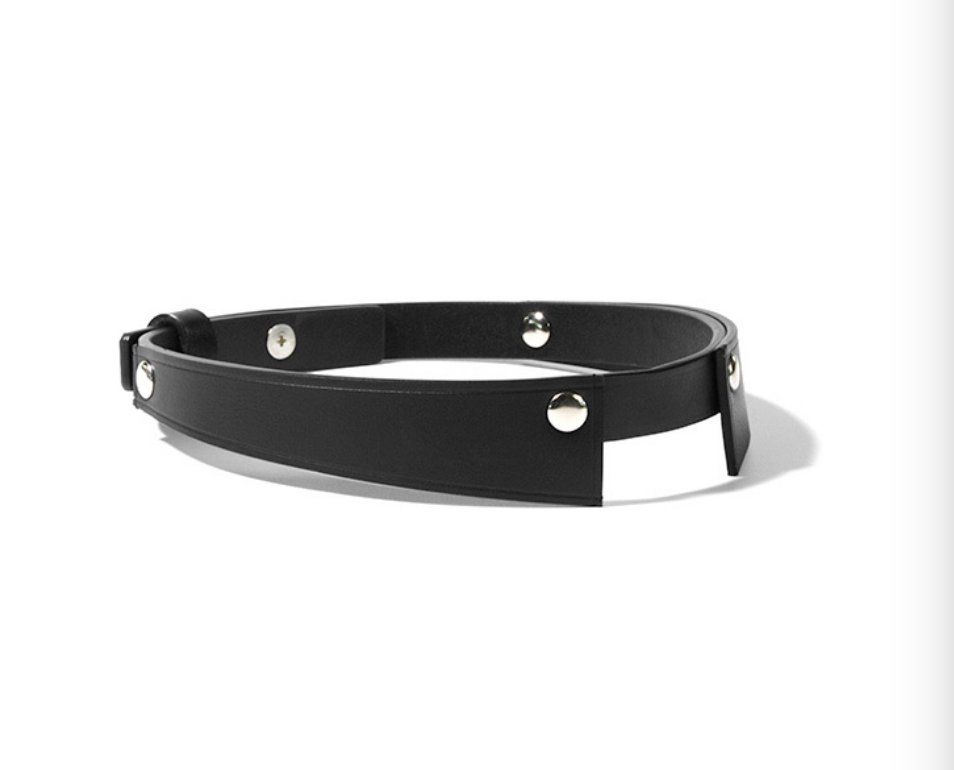 a black leather choker necklaces