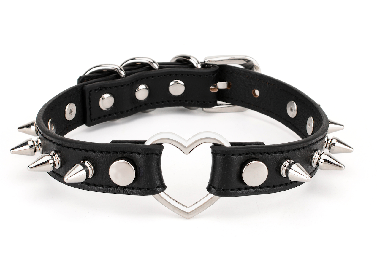  a black spiked collar choker 